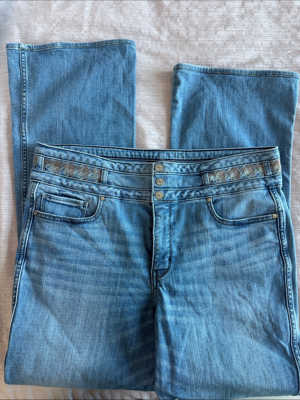 White House Black Market Light Blue Women's Jeans with Decorative Waistband
